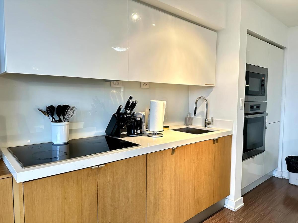 Apartment Spacious 2bdrms & 2baths With 3 Real Beds