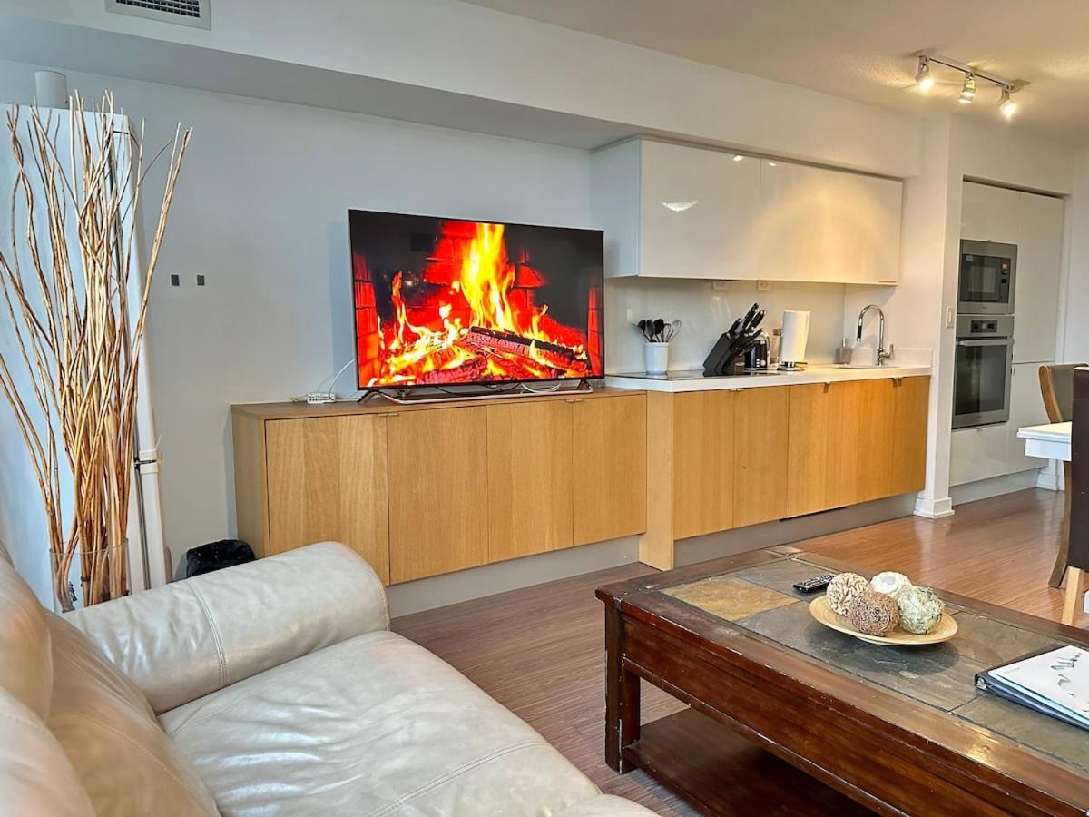 Spacious 2bdrms & 2baths With 3 Real Beds Apartment Toronto