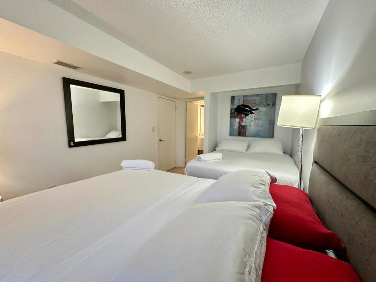 Spacious 2bdrms & 2baths With 3 Real Beds Toronto