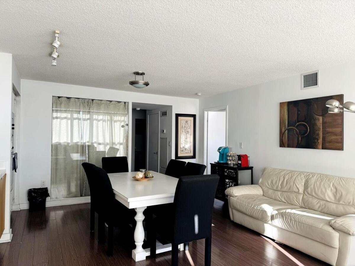 Spacious 2bdrms & 2baths With 3 Real Beds *