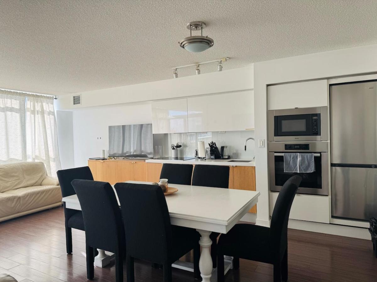 Spacious 2bdrms & 2baths With 3 Real Beds *